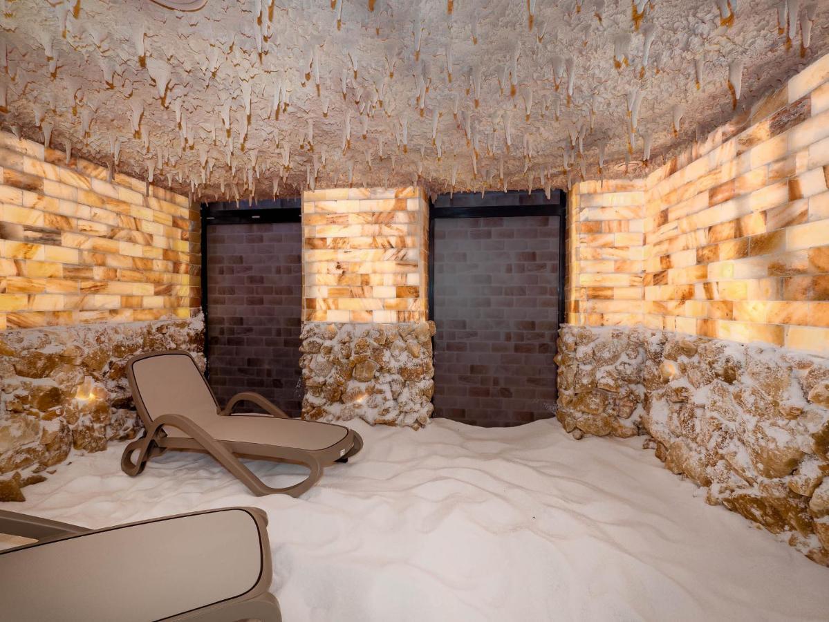 יארוסלאביש Resort Krol Plaza Spa & Wellness מראה חיצוני תמונה