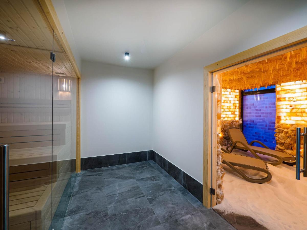 יארוסלאביש Resort Krol Plaza Spa & Wellness מראה חיצוני תמונה