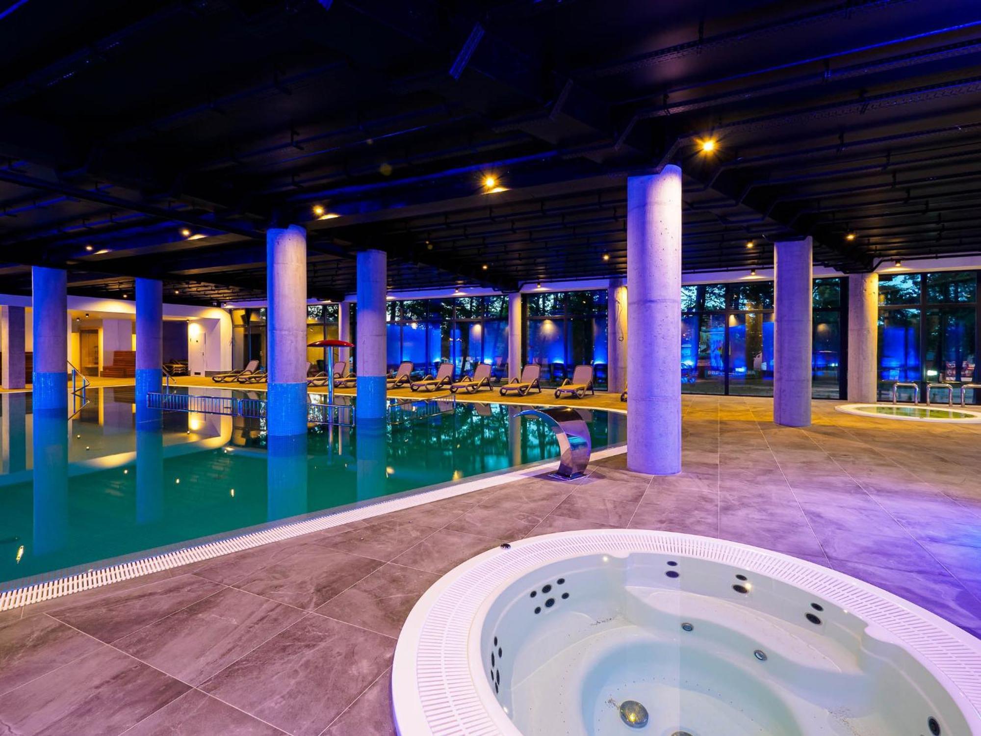 יארוסלאביש Resort Krol Plaza Spa & Wellness מראה חיצוני תמונה